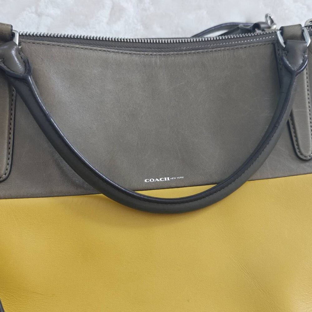 Coach Borough Bag Retro Colorblock Leather Great Condition - Picture 3 of 7